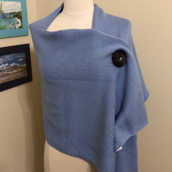 Accessories - Blue sweater wrap